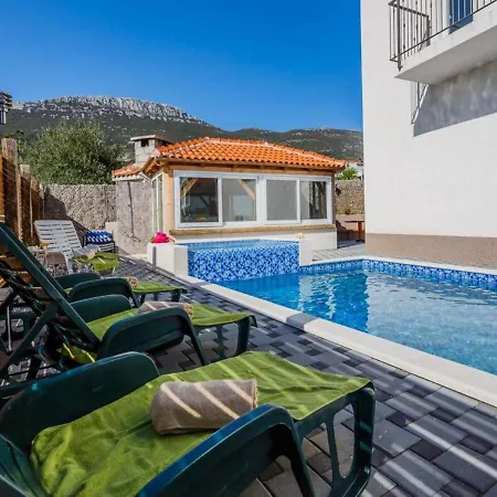 Holiday home Chester With Heated Pool Kastela