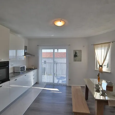 Chester With Heated Pool Holiday home Kastela