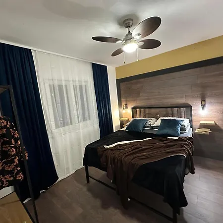 Chester With Heated Pool Holiday home *