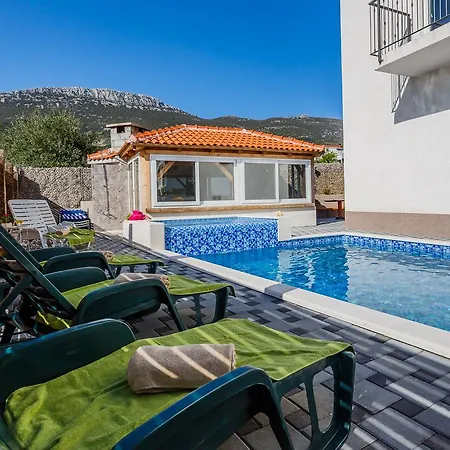 Chester With Heated Pool