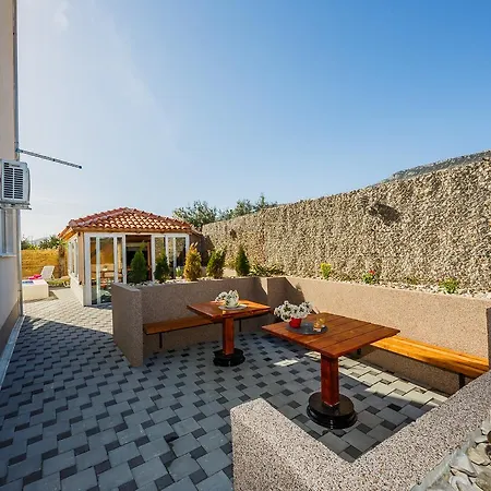 Chester With Heated Pool * Kastela